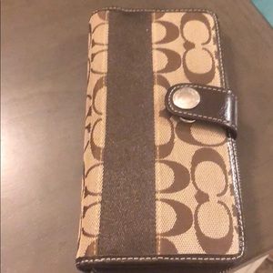 Gently used coach wallet